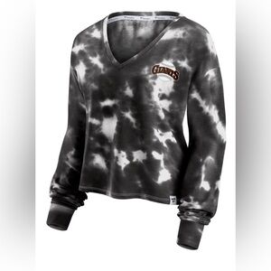 Fanatics SF Giants Tie-Dye V-Neck Pullover Cropped Tee. NWT
